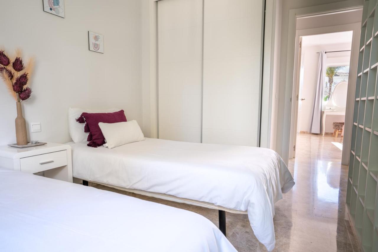2Bdr Penthouse, Los Naranjos, W/Pool, 2Km P.Banus Marbella Esterno foto